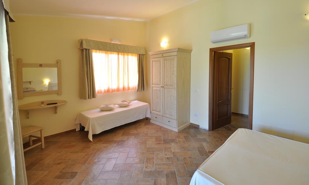 Affittacamere B&B La Villa Dei Graniti Villasimius Szoba fotó