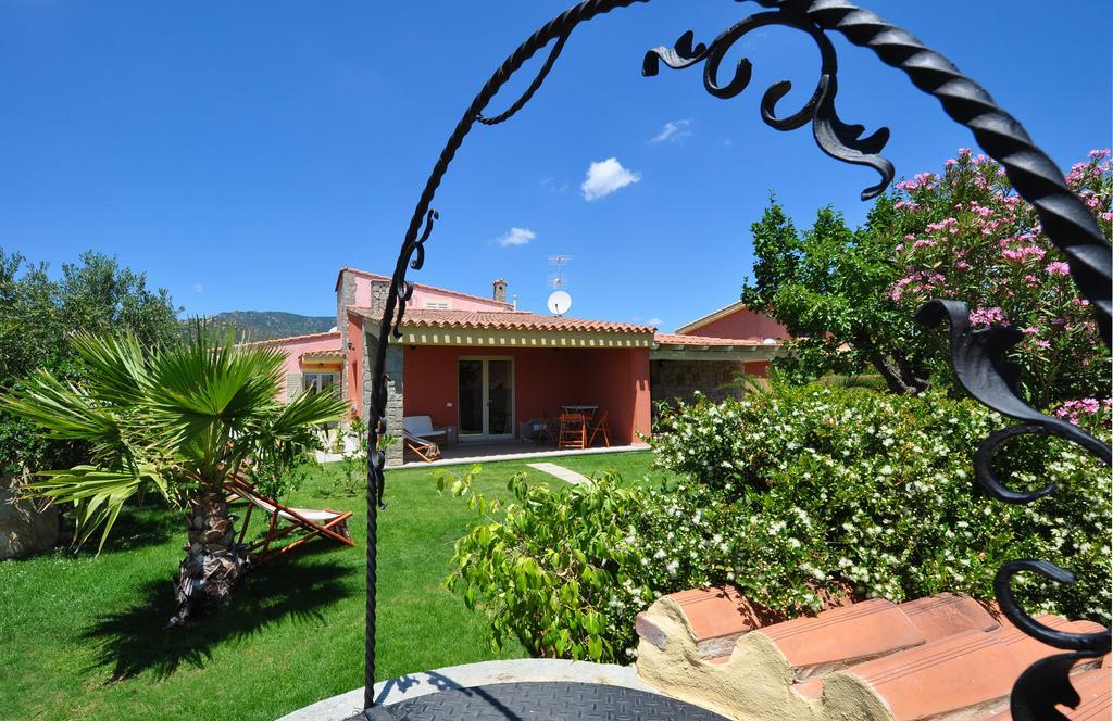 Affittacamere B&B La Villa Dei Graniti Villasimius Kültér fotó